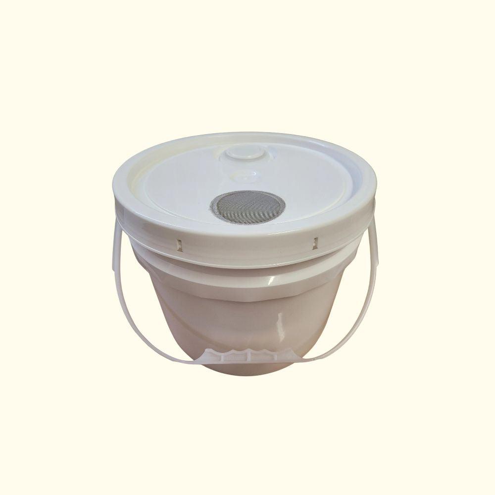 3 Gallon Feeder Pail with stainless steel mesh lid and plastic handle for feeding syrup.