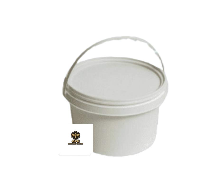 Honey Bucket - Durable 5 kg plastic pail with a secure lid for honey storage.