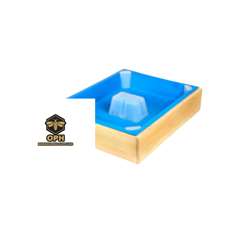 Bee Feeder Ceracell 10 Frame Top Feeder with durable food-grade plastic construction and wooden frame.