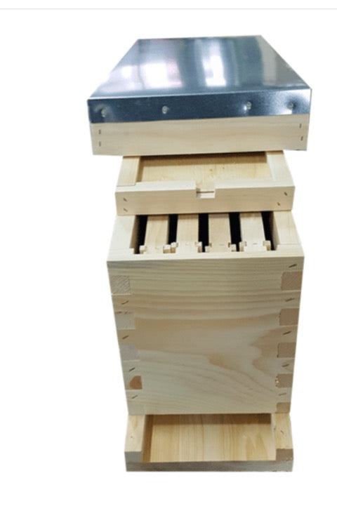 Wooden Ware-Deluxe 4 Frame Wooden Nuc Box with metal top cover, dovetail joinery, and pine construction.